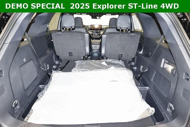 Photo of 2025 Agate Black Metallic Ford Explorer
