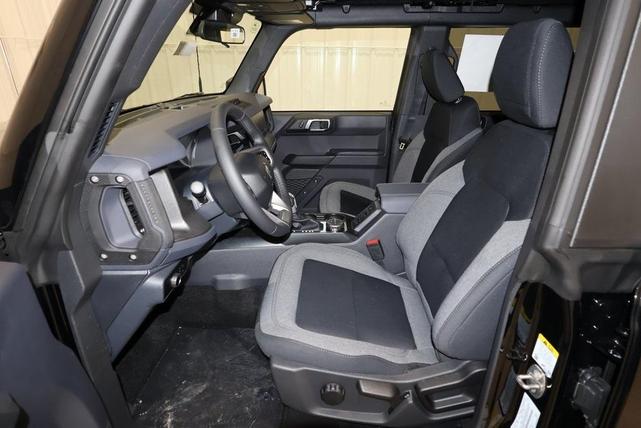Photo of 2025 Shadow Black Ford Bronco
