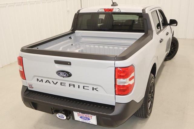Photo of 2025 Space White Metallic Ford Maverick