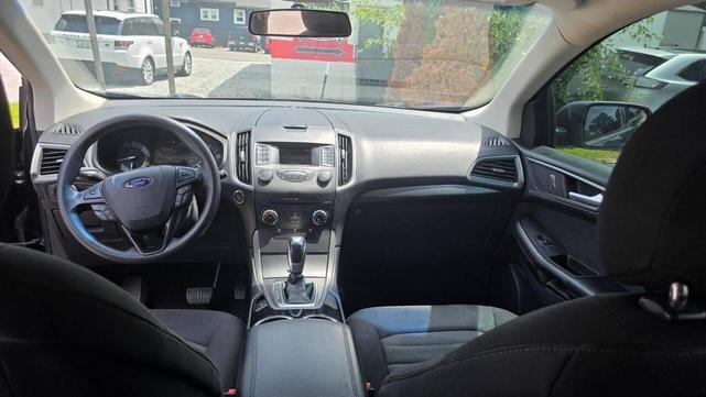 Photo of 2016 Black Ford Edge