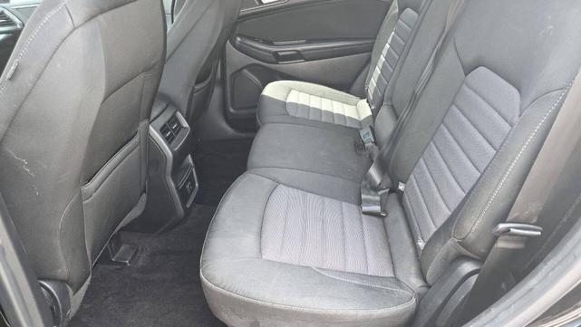 Photo of 2016 Black Ford Edge