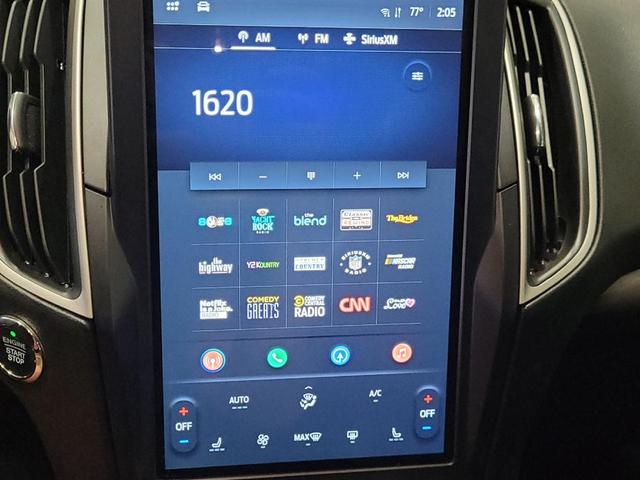 Photo of 2023 White Ford Edge