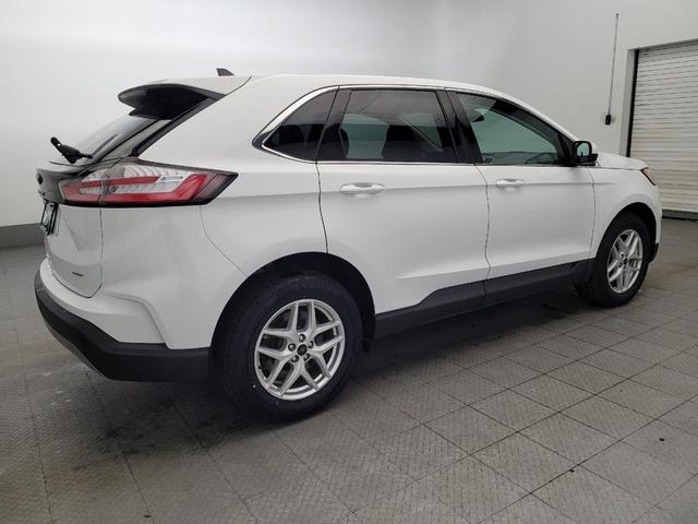 Photo of 2023 White Ford Edge