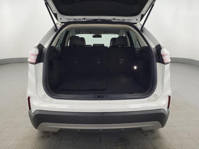Photo of 2023 White Ford Edge