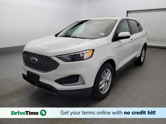 Photo of 2023 White Ford Edge
