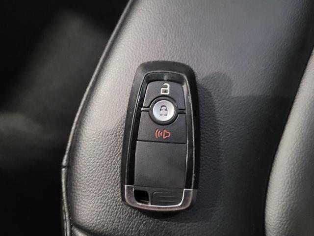 Photo of 2023 White Ford Edge