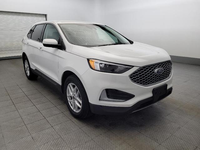 Photo of 2023 White Ford Edge