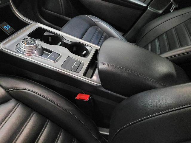 Photo of 2023 White Ford Edge