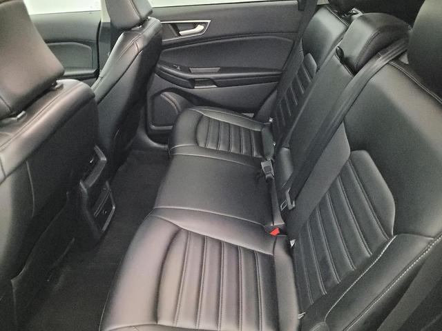 Photo of 2023 White Ford Edge