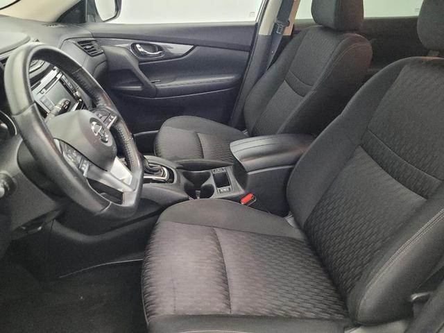 Photo of 2019 White Nissan Rogue