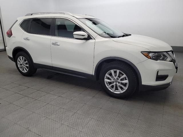 Photo of 2019 White Nissan Rogue