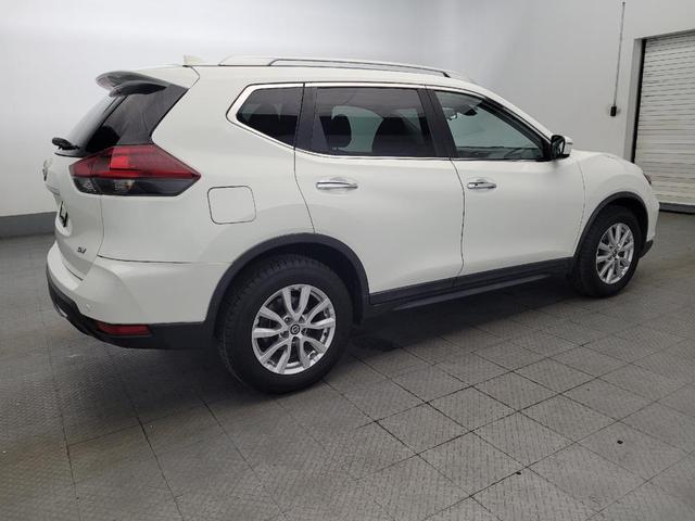 Photo of 2019 White Nissan Rogue