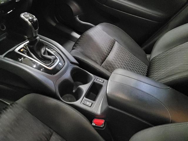 Photo of 2019 White Nissan Rogue