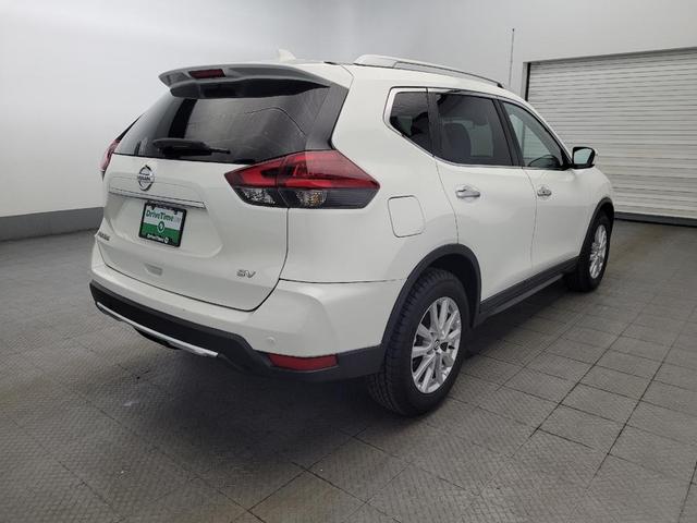 Photo of 2019 White Nissan Rogue