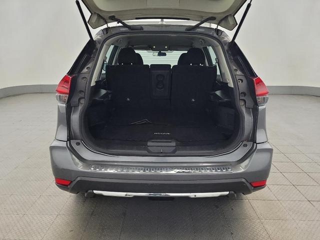 Photo of 2018 Gun Metallic Nissan Rogue
