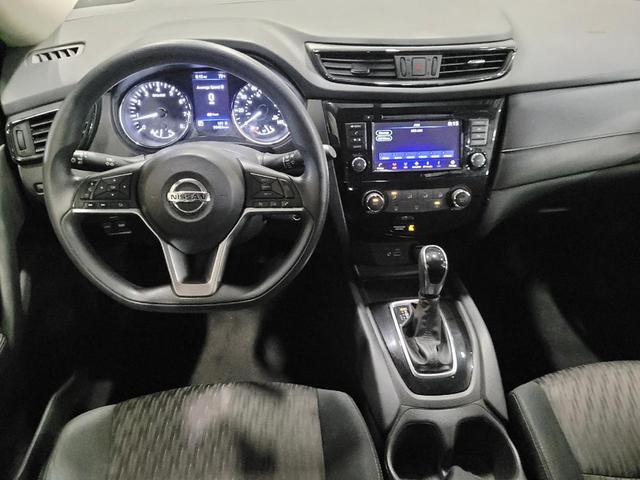 Photo of 2018 Gun Metallic Nissan Rogue