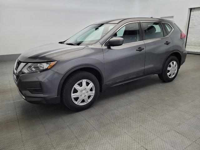 Photo of 2018 Gun Metallic Nissan Rogue