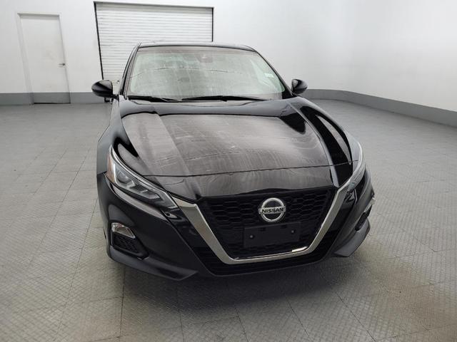 Photo of 2020 Super Black Nissan Altima
