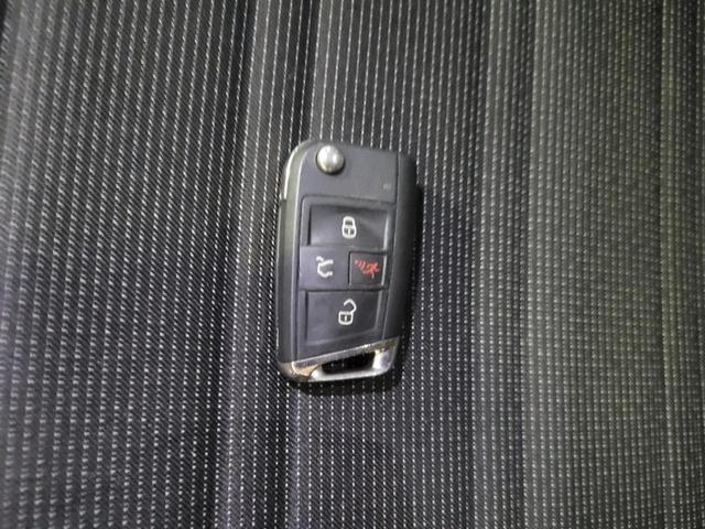 Photo of 2023 Pyrite Silver Metallic Volkswagen Tiguan