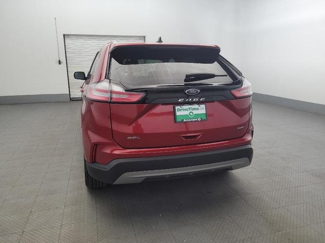 Photo of 2022 Rapid Red Metallic Tinted Clearcoat Ford Edge