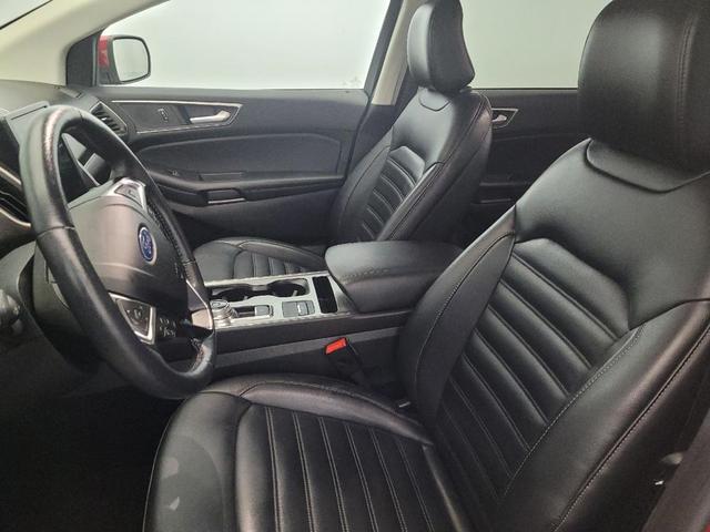 Photo of 2022 Rapid Red Metallic Tinted Clearcoat Ford Edge