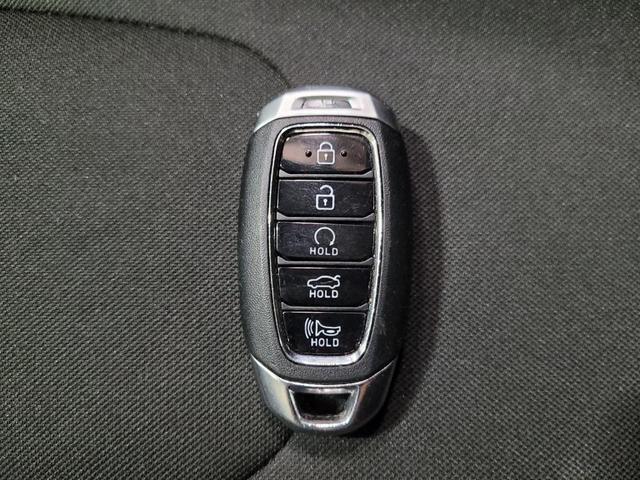 Photo of 2022 Quartz White Hyundai ELANTRA