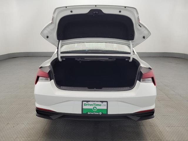Photo of 2022 Quartz White Hyundai ELANTRA