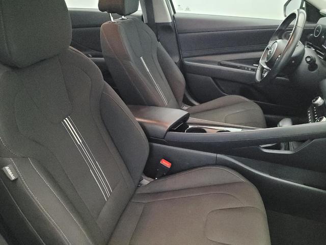 Photo of 2022 Quartz White Hyundai ELANTRA