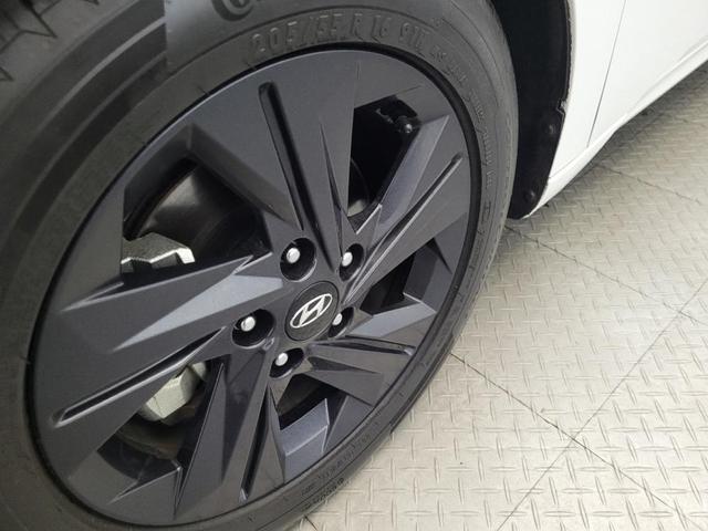 Photo of 2022 Quartz White Hyundai ELANTRA