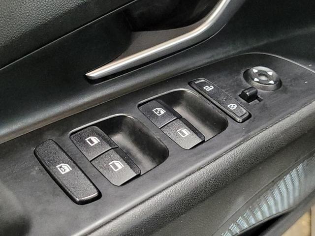 Photo of 2022 Quartz White Hyundai ELANTRA