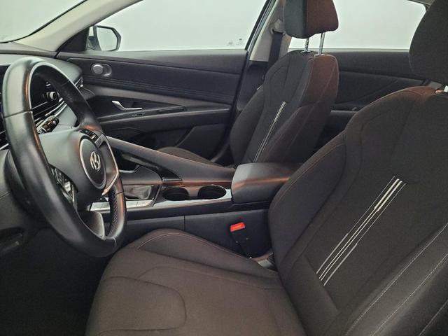Photo of 2022 Quartz White Hyundai ELANTRA