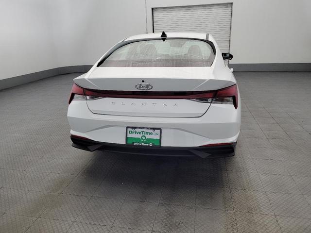 Photo of 2022 Quartz White Hyundai ELANTRA