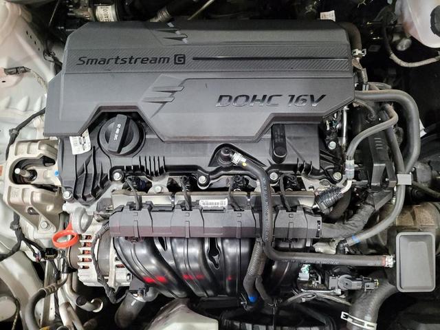 Photo of 2022 Quartz White Hyundai ELANTRA