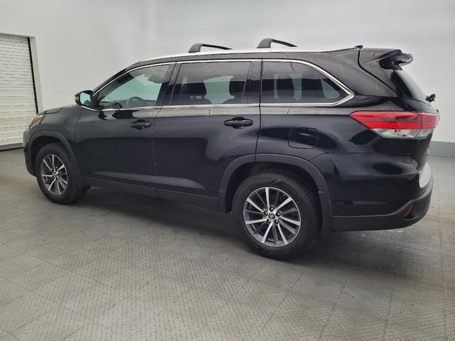 Photo of 2019 Midnight Black Metallic Toyota Highlander