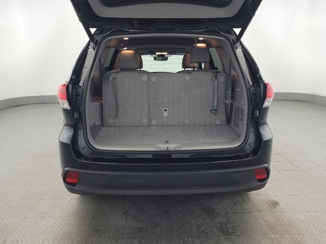 Photo of 2019 Midnight Black Metallic Toyota Highlander