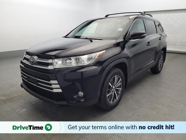 Photo of 2019 Midnight Black Metallic Toyota Highlander