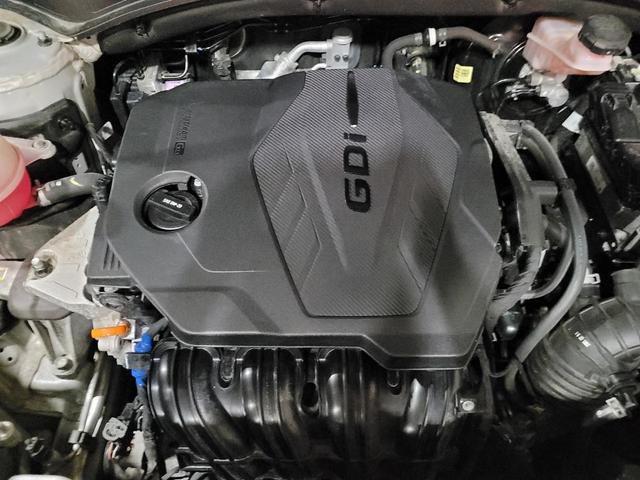 Photo of 2022 Shimmering Silver Hyundai SANTA FE
