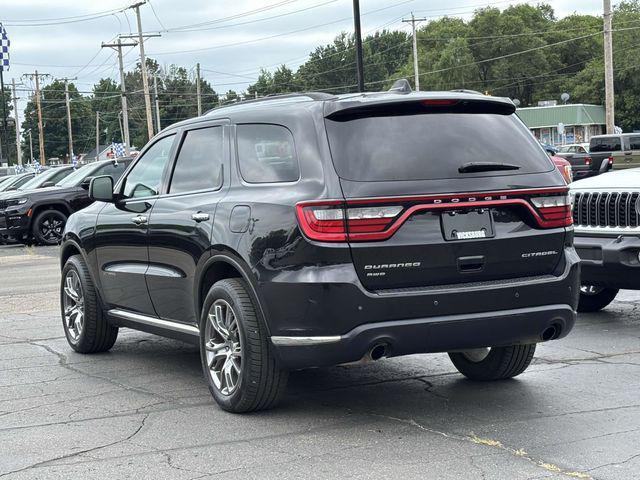 Photo of 2014 Brilliant Black Crystal Pearlcoat Dodge Durango