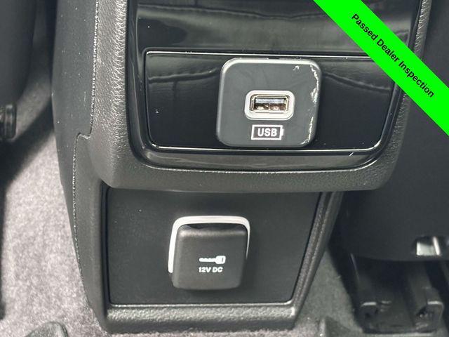 Photo of 2022 Bright White Clearcoat Jeep Compass