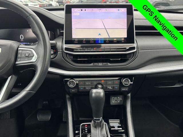 Photo of 2022 Bright White Clearcoat Jeep Compass