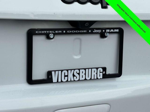 Photo of 2022 Bright White Clearcoat Jeep Compass