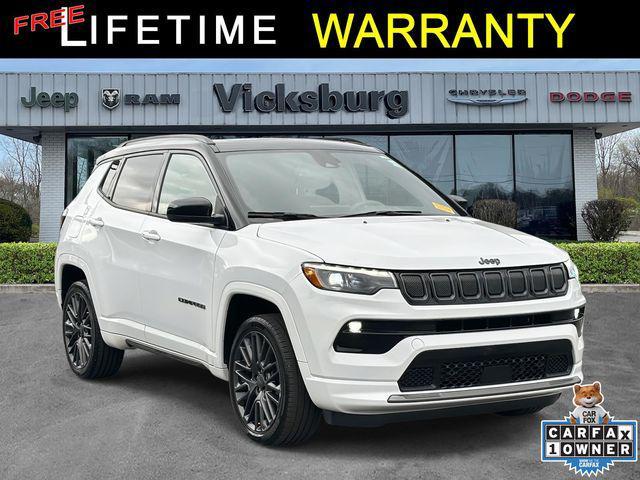 Photo of 2022 Bright White Clearcoat Jeep Compass