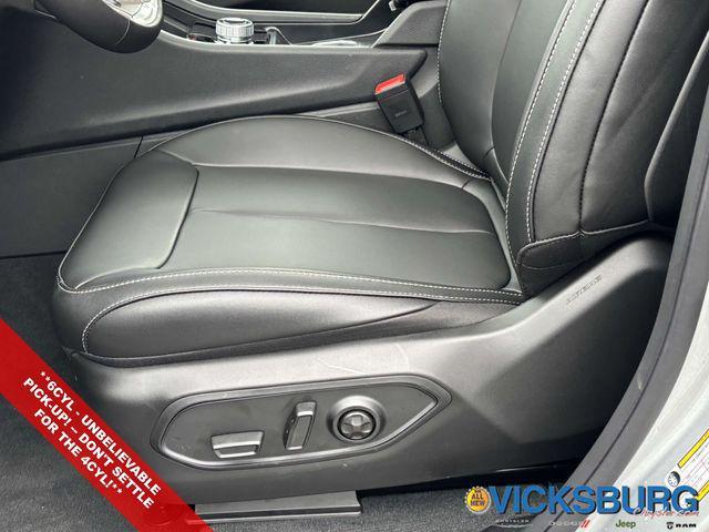 Photo of 2025 Silver Zynith Jeep Grand Cherokee