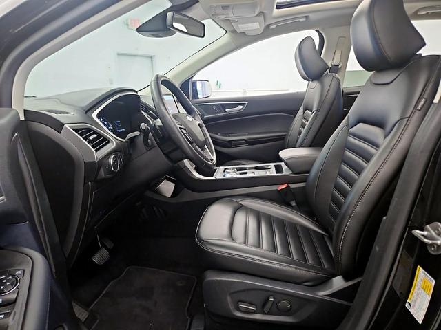 Photo of 2021 Black Ford Edge