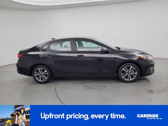 Photo of 2022 Black Kia Forte