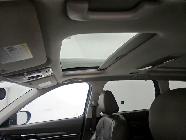 Photo of 2021 Black Kia Telluride