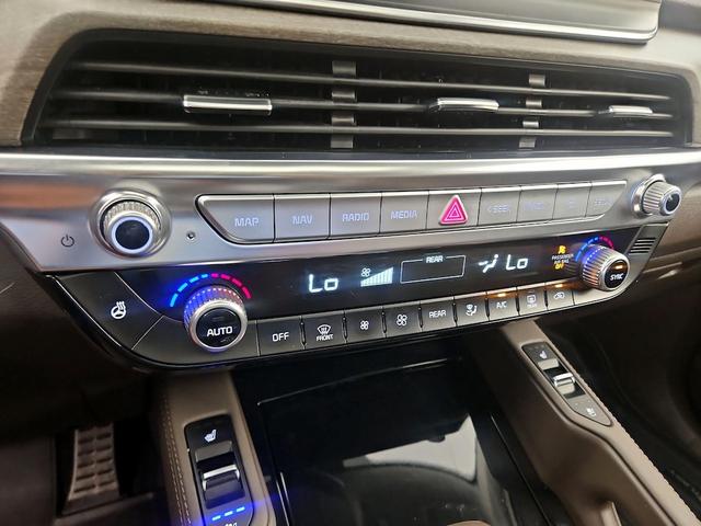 Photo of 2021 Black Kia Telluride