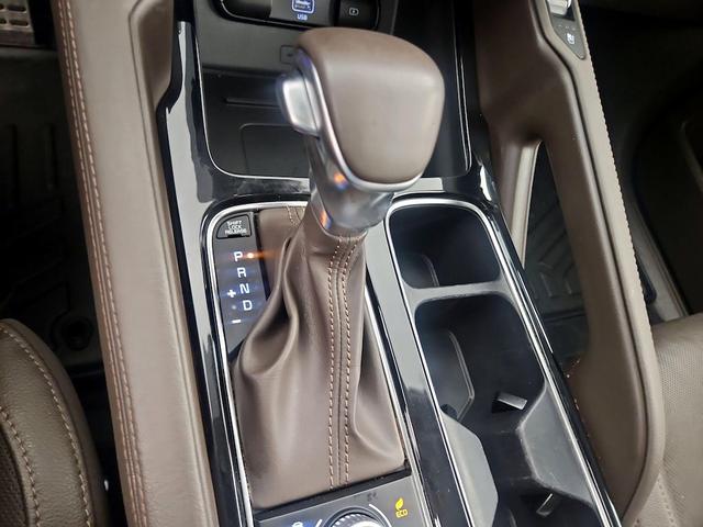 Photo of 2021 Black Kia Telluride