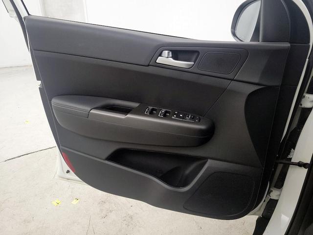 Photo of 2021 White Kia Sportage