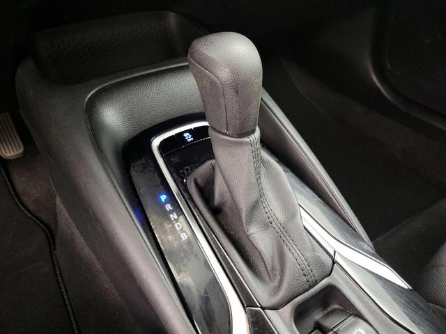 Photo of 2021 White Toyota Corolla